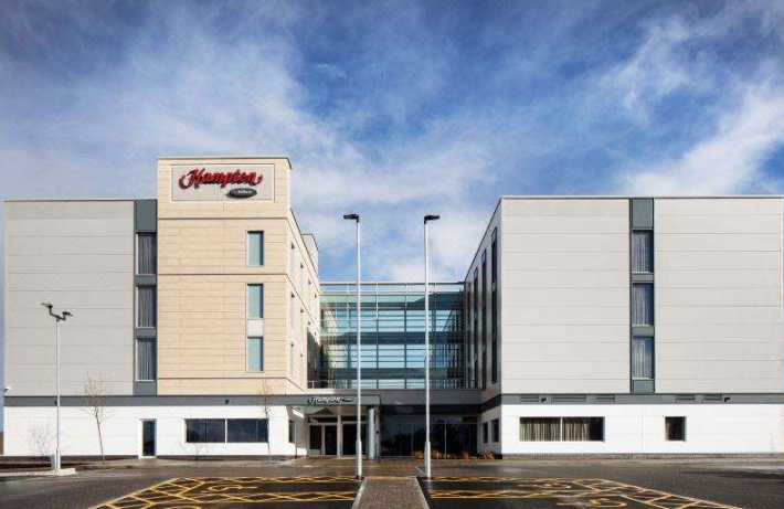 《BB贝博艾弗森在全球》系列报道之一——英国布里斯托机场希尔顿欢朋酒店